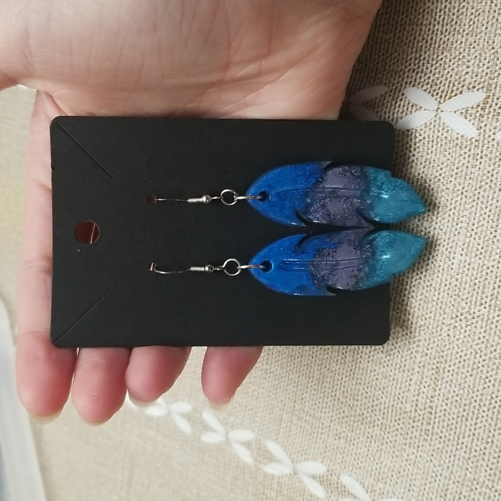 Resin Feather Earrings, Blue Tons 💙